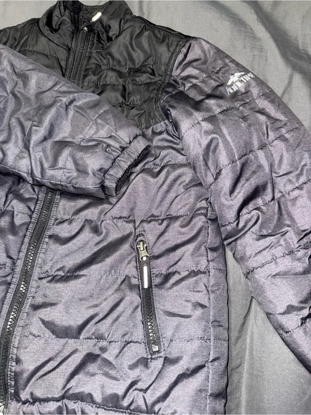 Pacific Trail Two-Tone Kids Puffer Jacket in Black and Dark Gray